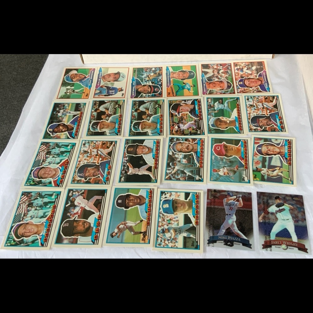 Bundle of Baseball Cards Lot 311